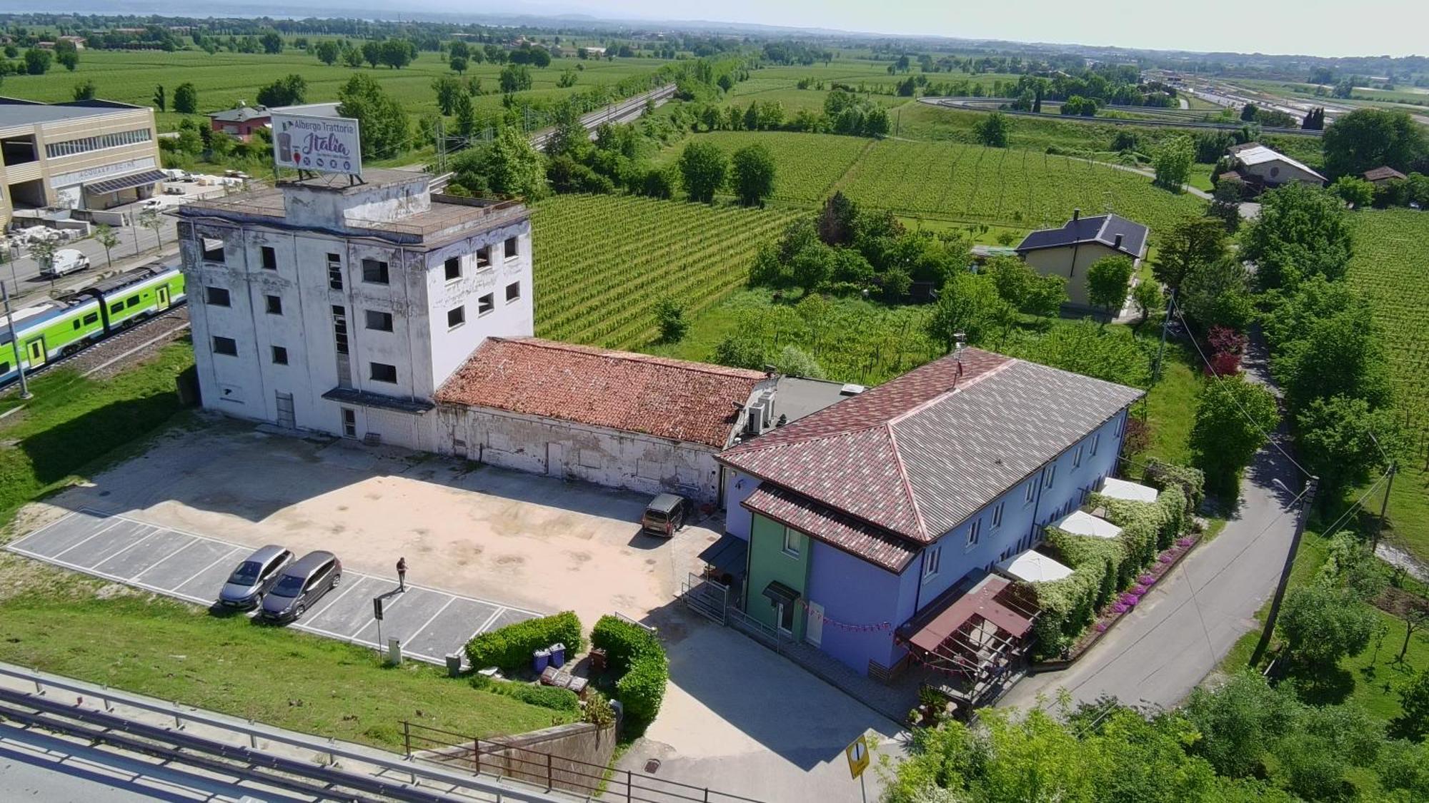Albergo Trattoria Italia Дезенцано-дель-Гарда Екстер'єр фото